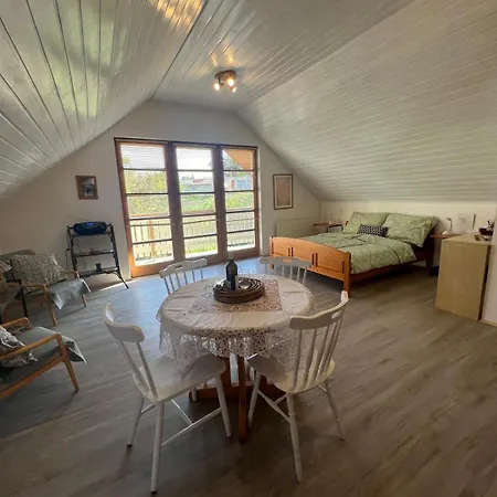 Apartment Peaceful Close Citycenter Znojmo